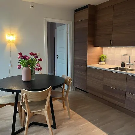 Centrally In A Charming And Peaceful Neighborhood Апартаменты *