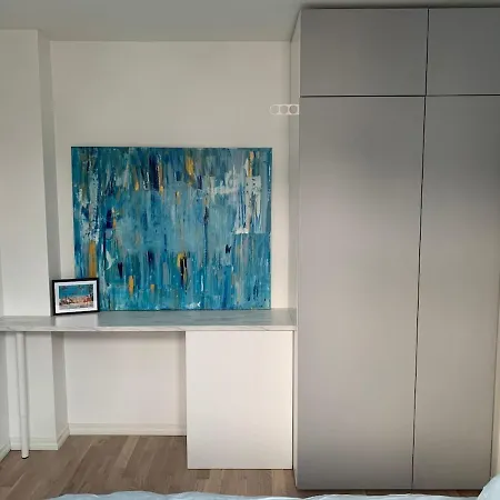 Centrally In A Charming And Peaceful Neighborhood Апартаменты