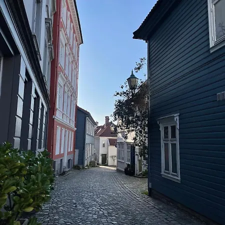 Centrally In A Charming And Peaceful Neighborhood Апартаменты
