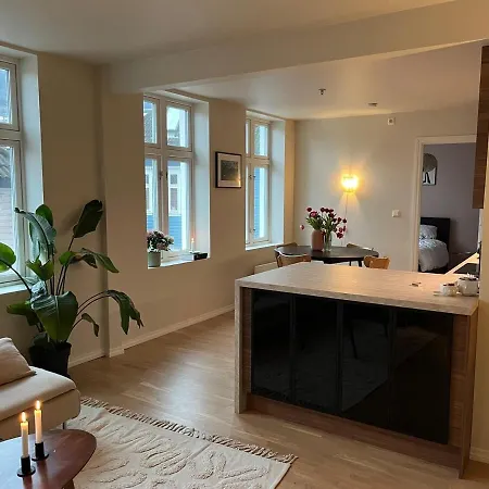 Centrally In A Charming And Peaceful Neighborhood Апартаменты *