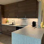 Centrally In A Charming And Peaceful Neighborhood *