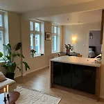 Centrally In A Charming And Peaceful Neighborhood Apartmán *