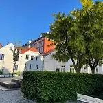 Centrally In A Charming And Peaceful Neighborhood Apartmán *